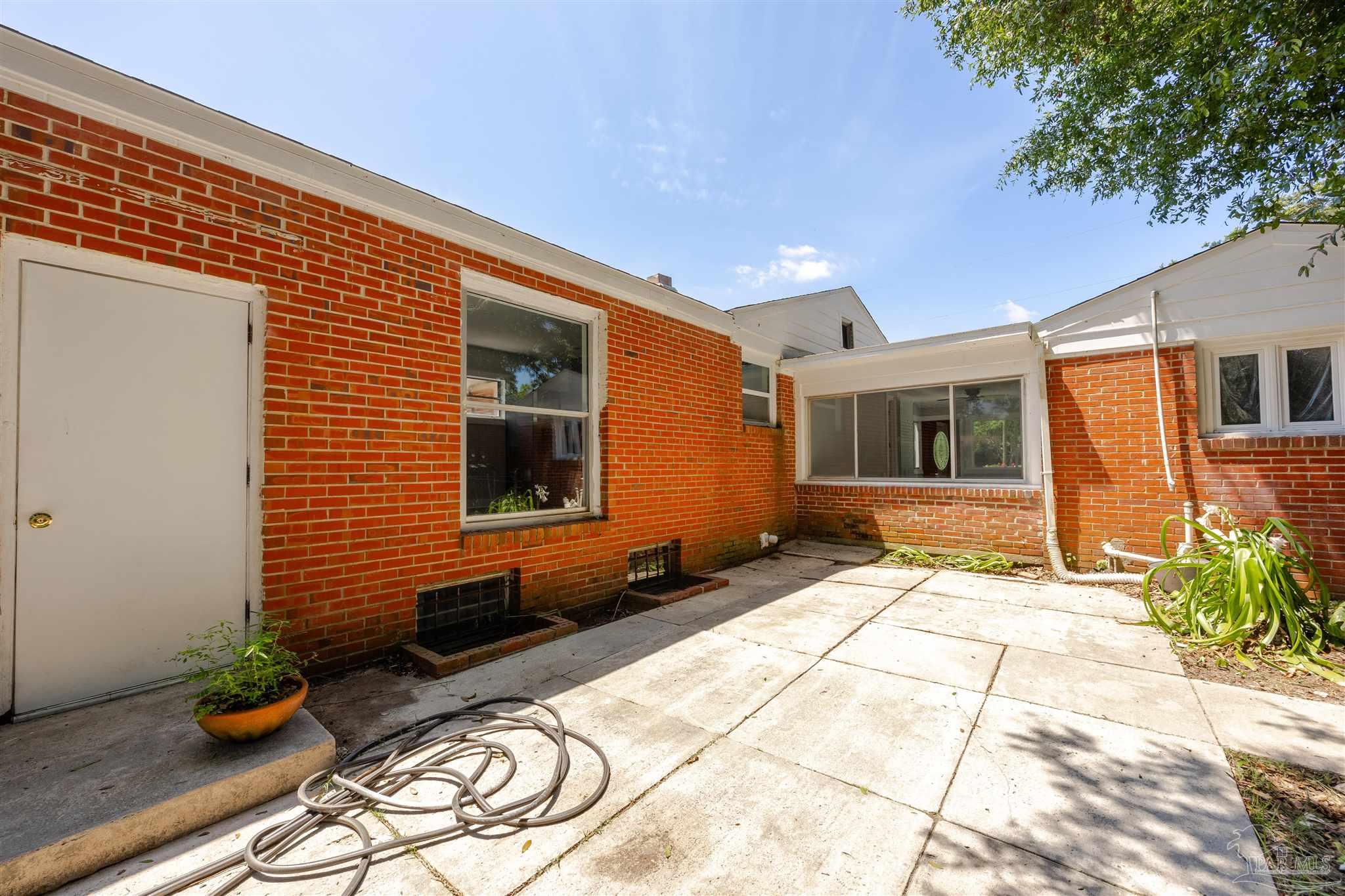 402 Rue Max Street Pensacola, FL 32507 - Photo 12 of 26