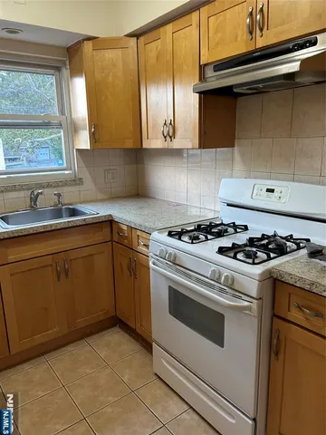 $2,250 | 772 Clark Avenue, Unit 2, Ridgefield, NJ 07657