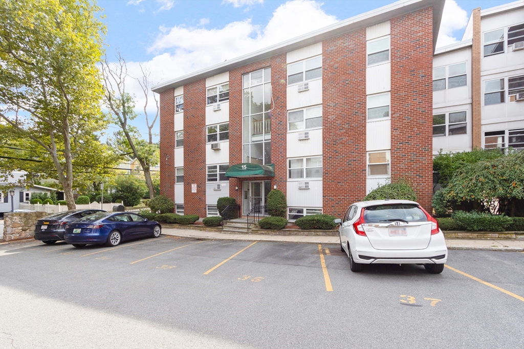 15 Commonwealth Court, Unit 14 Boston, MA 02135 - Photo 16 of 20