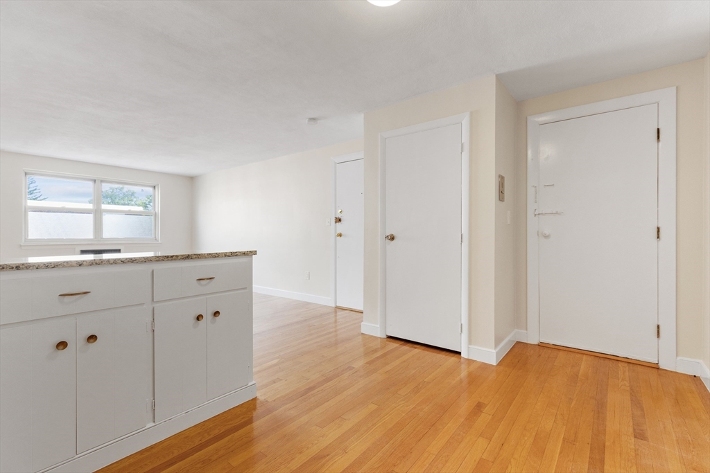 15 Commonwealth Court, Unit 14 Boston, MA 02135 - Photo 2 of 20