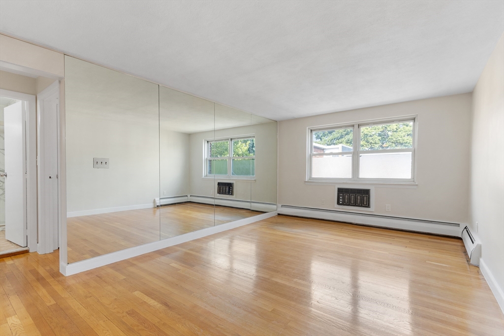 15 Commonwealth Court, Unit 14 Boston, MA 02135 - Photo 3 of 20