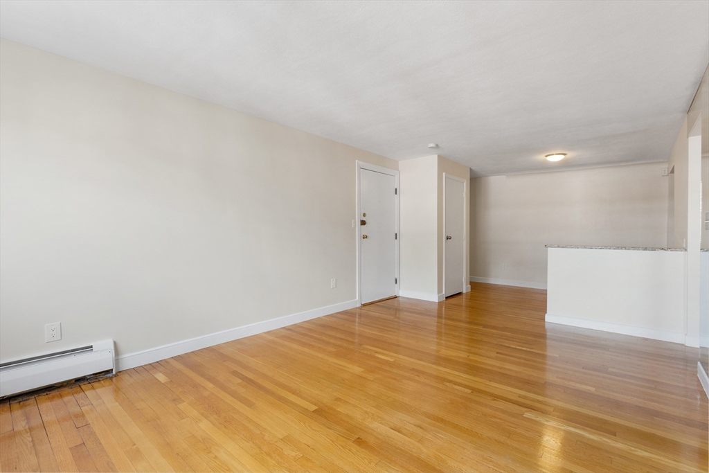 15 Commonwealth Court, Unit 14 Boston, MA 02135 - Photo 4 of 20