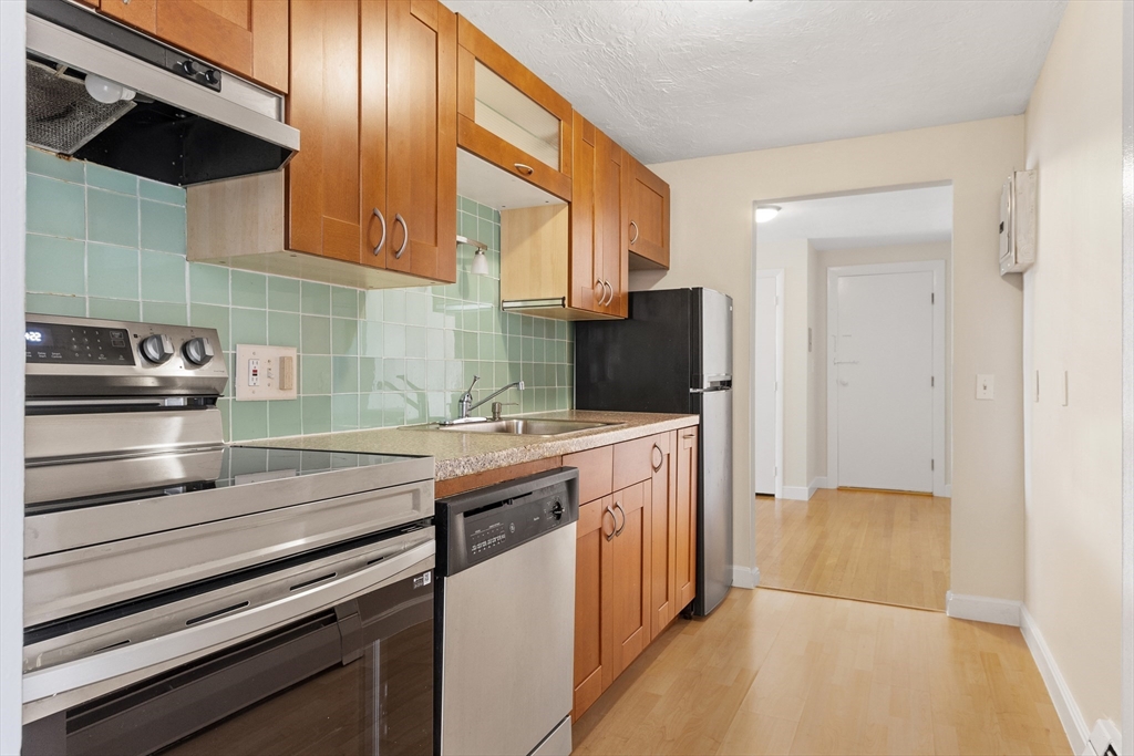 15 Commonwealth Court, Unit 14 Boston, MA 02135 - Photo 8 of 20