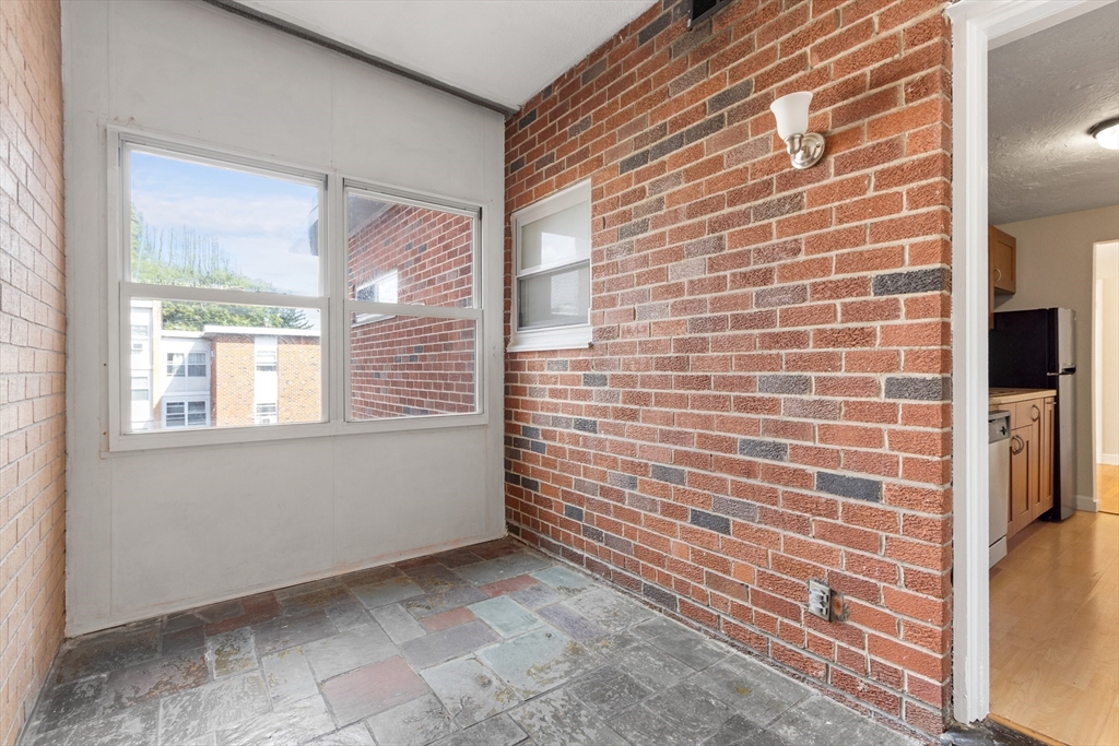 15 Commonwealth Court, Unit 14 Boston, MA 02135 - Photo 9 of 20