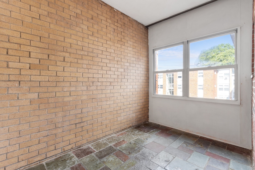 15 Commonwealth Court, Unit 14 Boston, MA 02135 - Photo 10 of 20