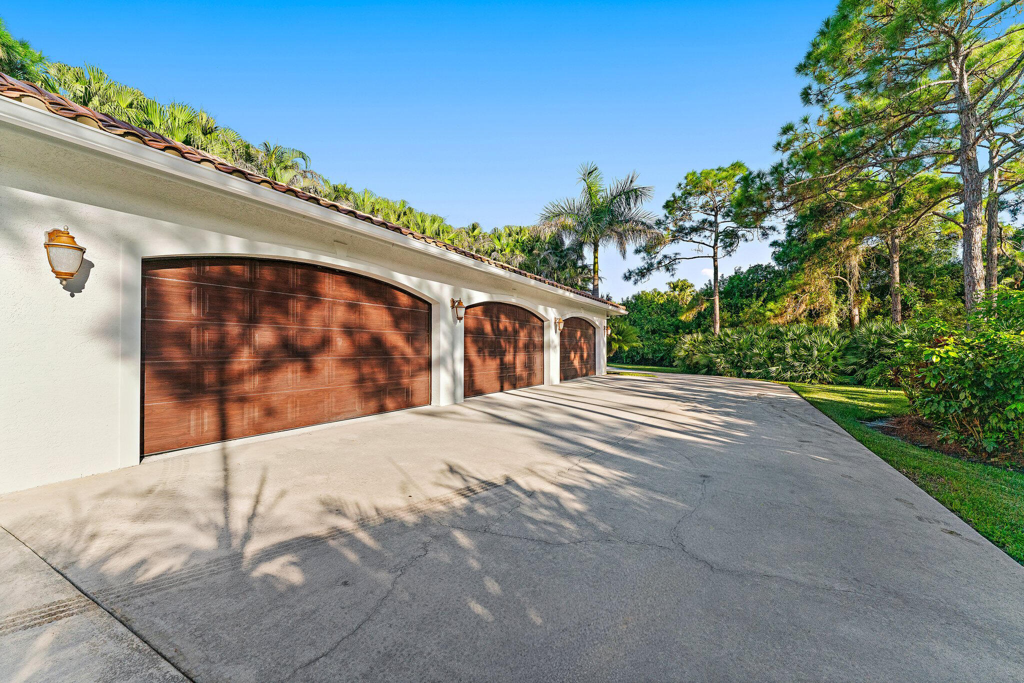 2584 Southeast Ranch Acres Circle Jupiter, FL 33478 - Photo 70 of 83 Private Motor Court