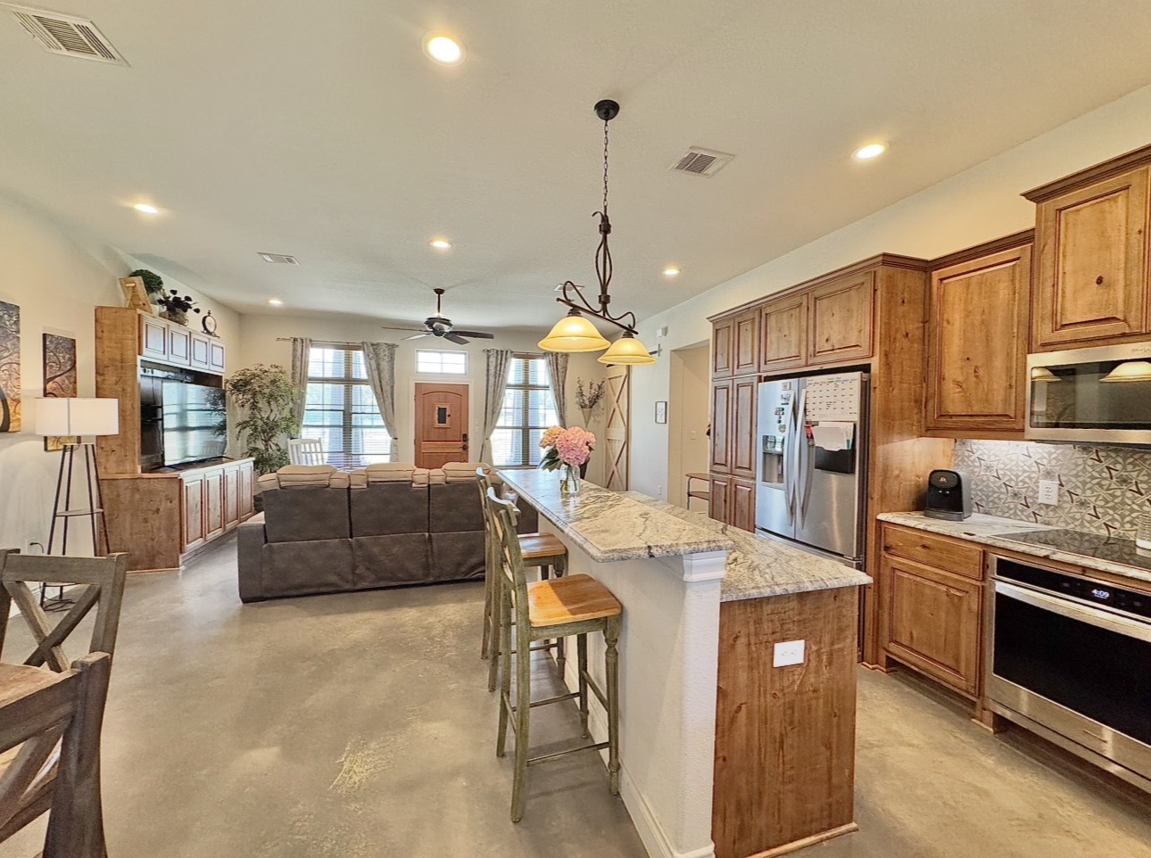 1094 Raintree Lane Elgin, TX 78621 - Photo 9 of 36