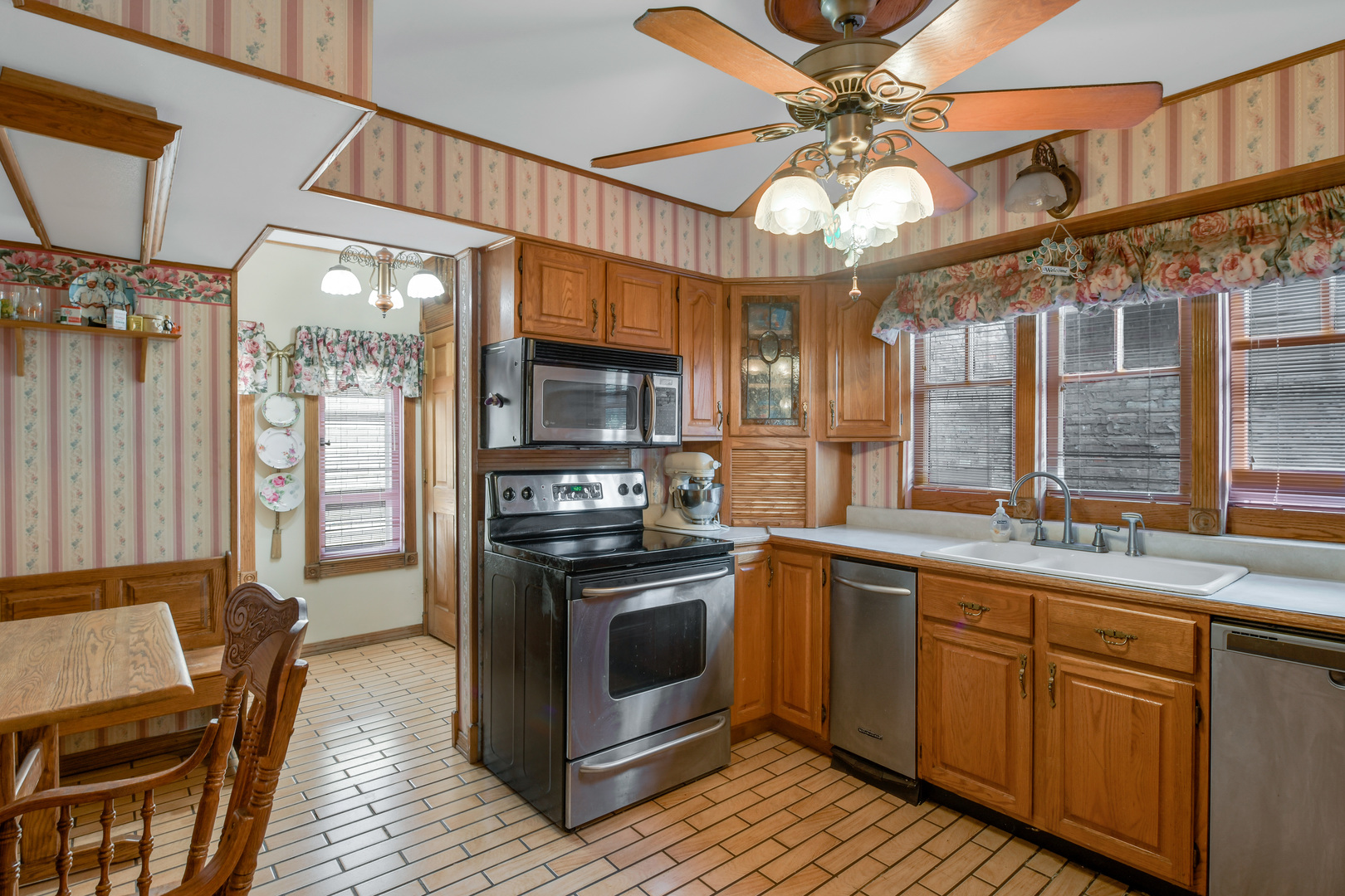 1103 South Crescent Avenue Park Ridge, IL 60068 - Photo 8 of 24 Gallery Image 8