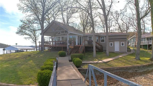 $659,900 | 174 Chipmunk Drive, Edwards, MO 65326