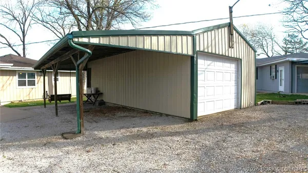 $659,900 | 174 Chipmunk Drive, Edwards, MO 65326