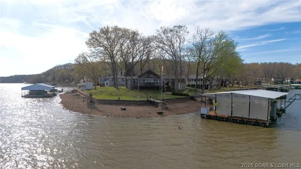 $659,900 | 174 Chipmunk Drive, Edwards, MO 65326