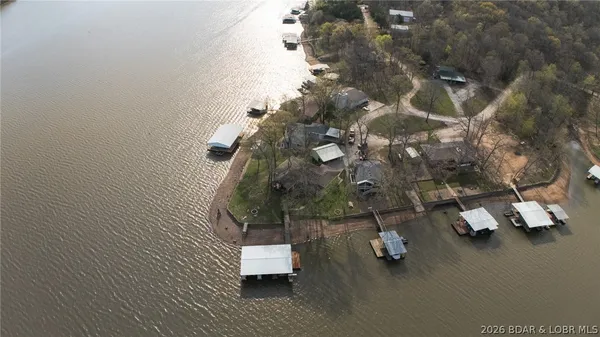 $659,900 | 174 Chipmunk Drive, Edwards, MO 65326