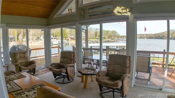 $659,900 | 174 Chipmunk Drive, Edwards, MO 65326