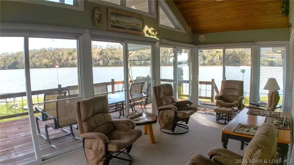 $659,900 | 174 Chipmunk Drive, Edwards, MO 65326