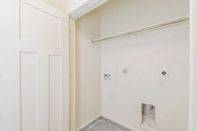 $1,599 | 21155 Gosling Road, Unit 13C, Spring, TX 77388