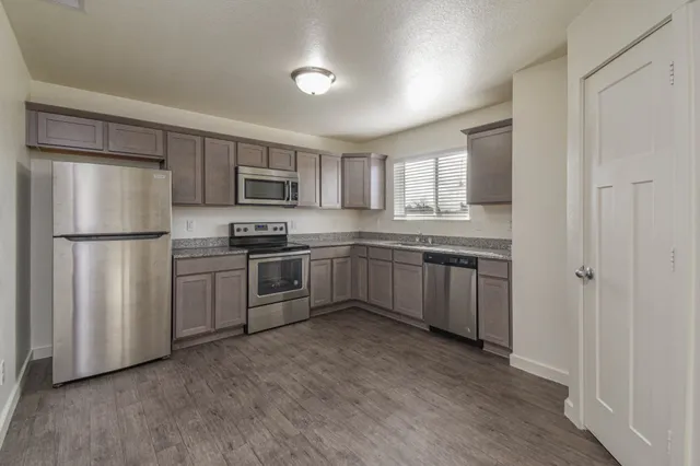 $1,599 | 21155 Gosling Road, Unit 13C, Spring, TX 77388