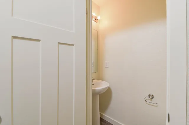 $1,599 | 21155 Gosling Road, Unit 13C, Spring, TX 77388