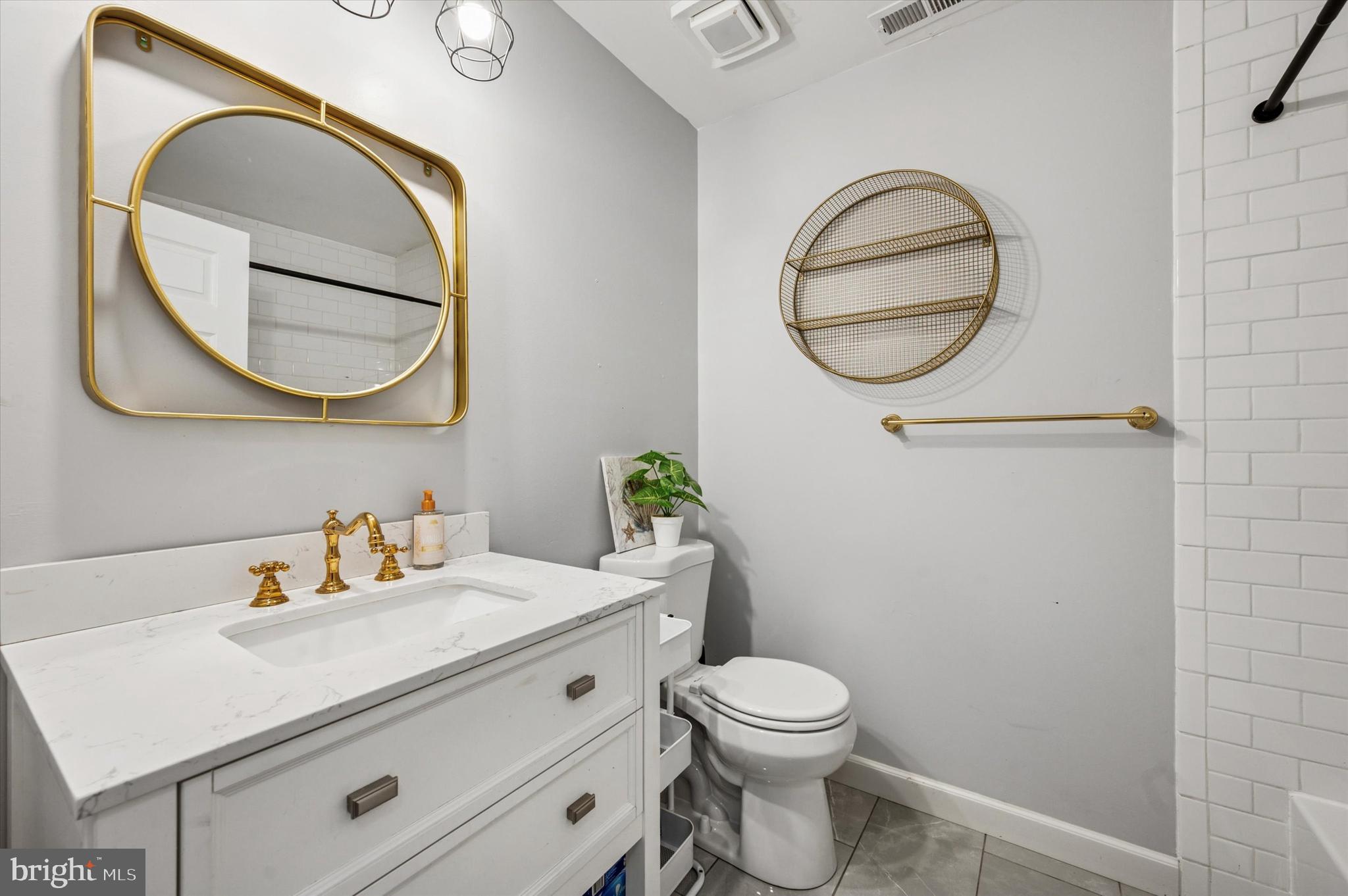 41 Alexander Avenue Merchantville, NJ 08109 - Photo 22 of 26 3rd Floor Full bathroom