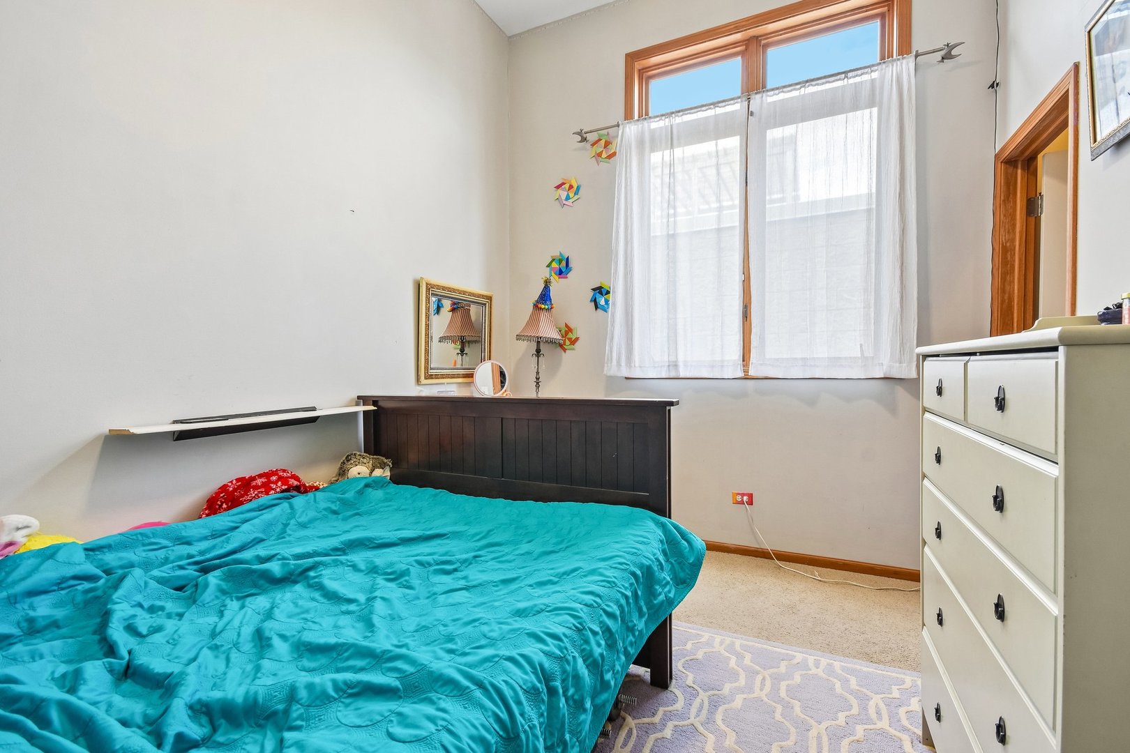 1326 West Grenshaw Street, Unit 3 Chicago, IL 60607 - Photo 9 of 46 Gallery Image 9
