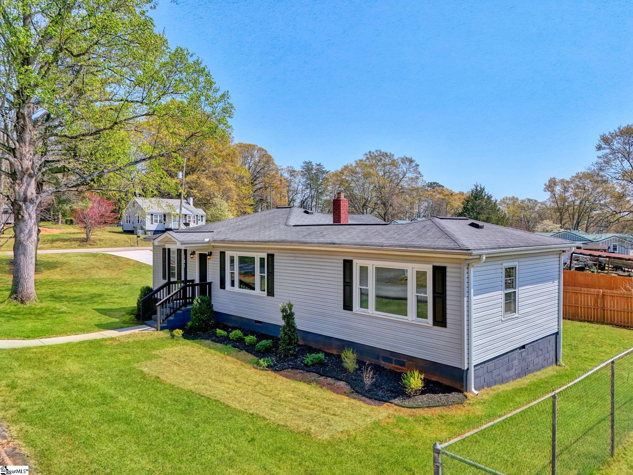 101 Mark Street Easley, SC 29640 - Photo 7 of 46