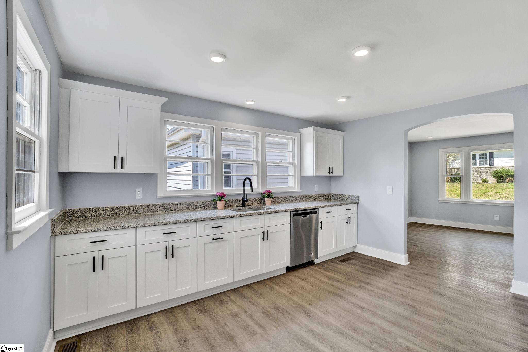 101 Mark Street Easley, SC 29640 - Photo 8 of 46