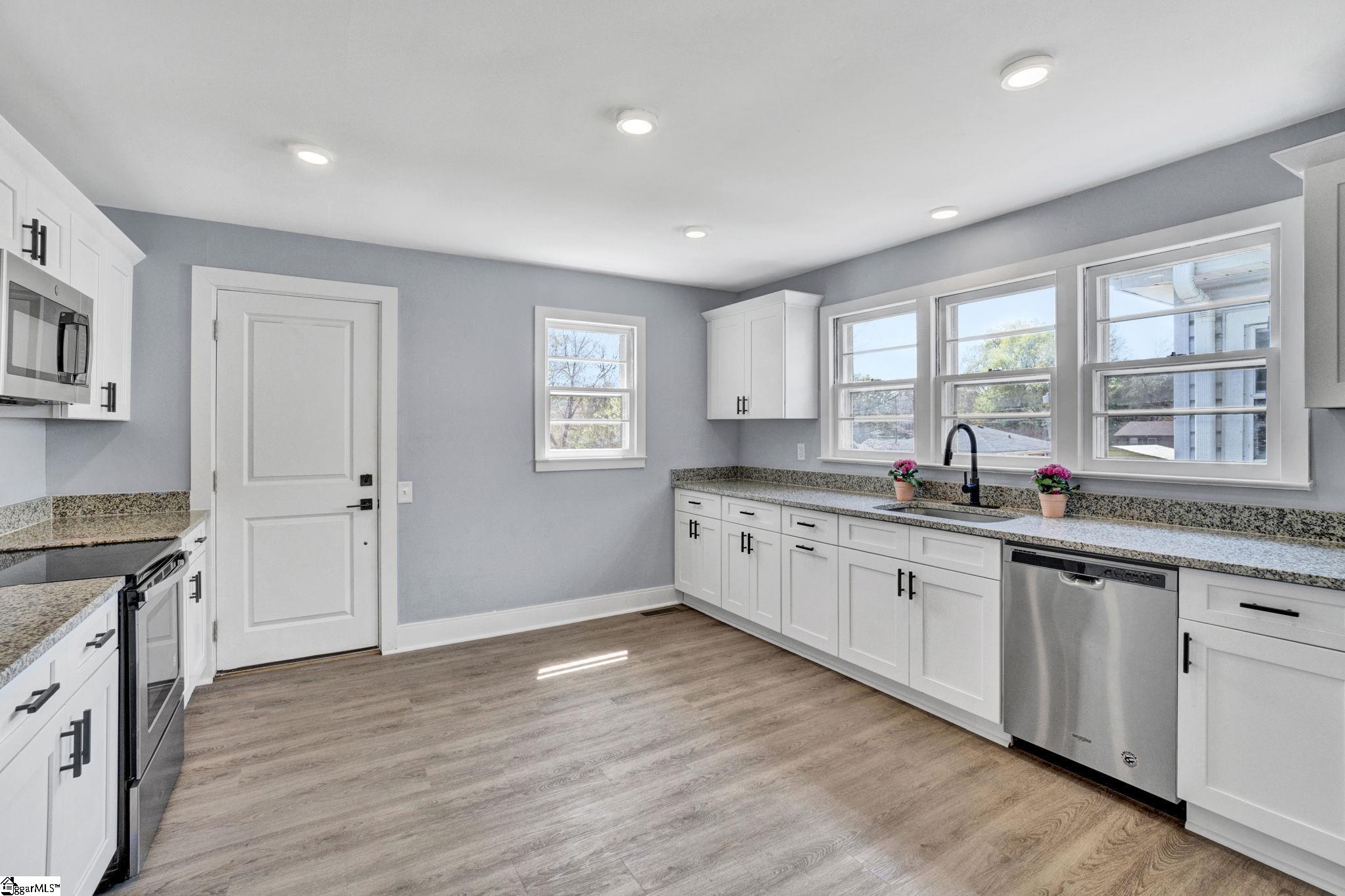 101 Mark Street Easley, SC 29640 - Photo 9 of 46