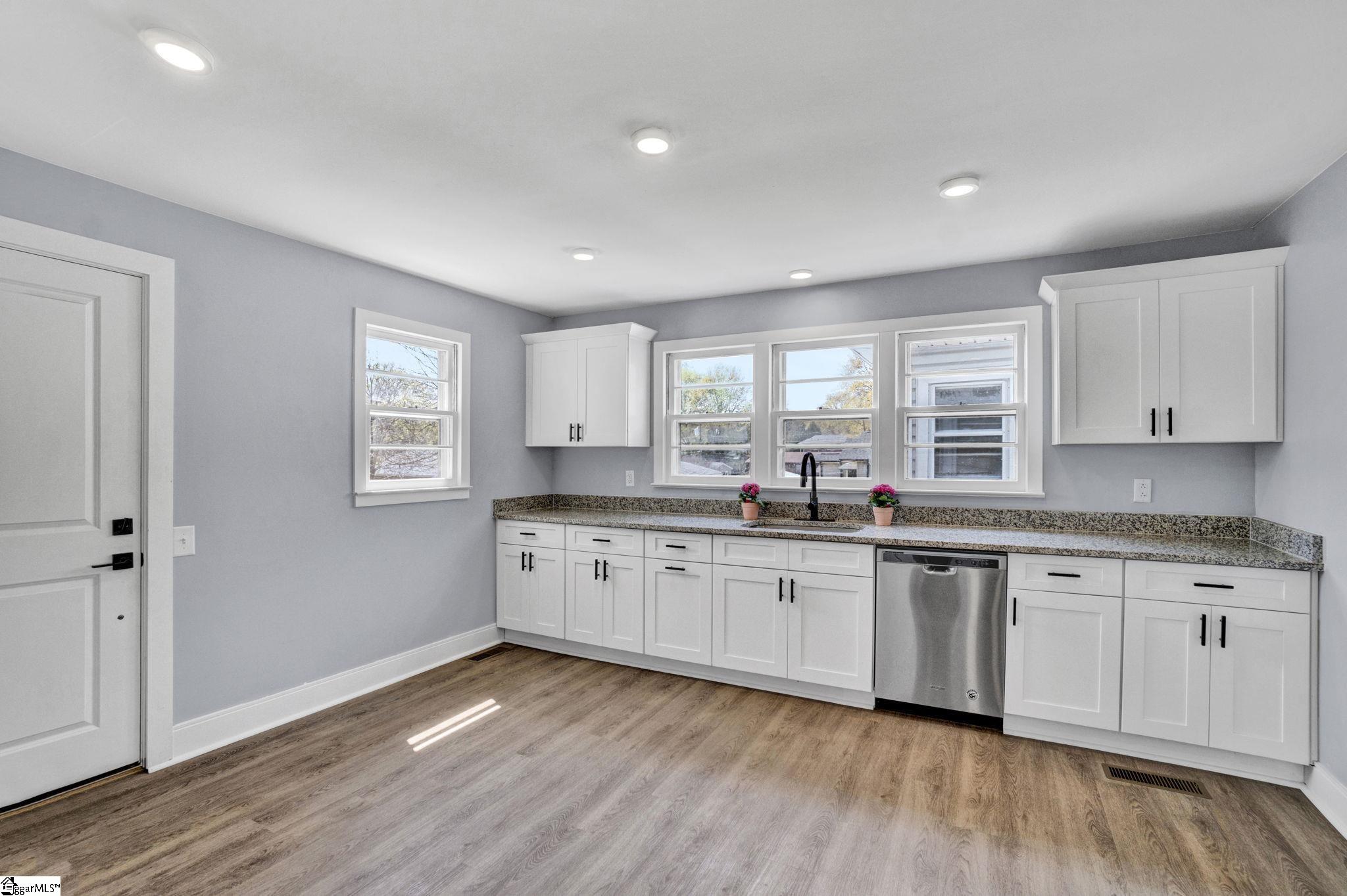 101 Mark Street Easley, SC 29640 - Photo 10 of 46