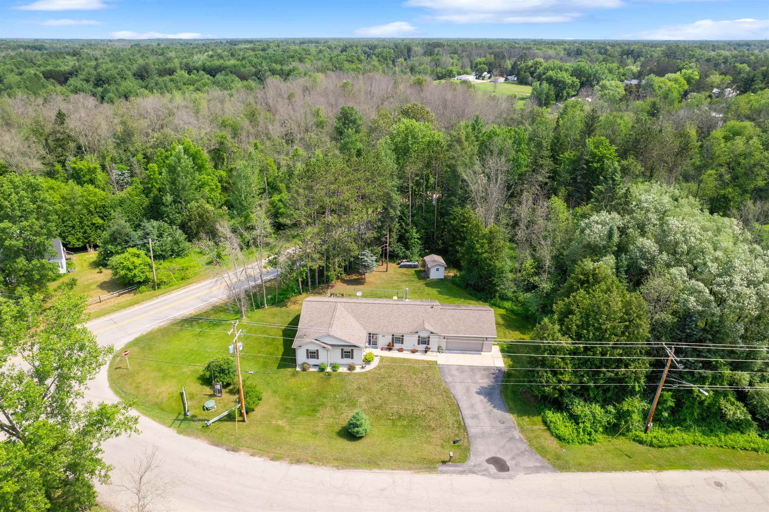 180 Chicago Court Peshtigo, WI 54157 - Photo 4 of 51