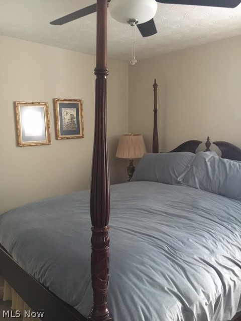 3569 Ingleside Road Beachwood, OH 44122 - Photo 8 of 12 Bedrooms are light beige wit light beige carpet
