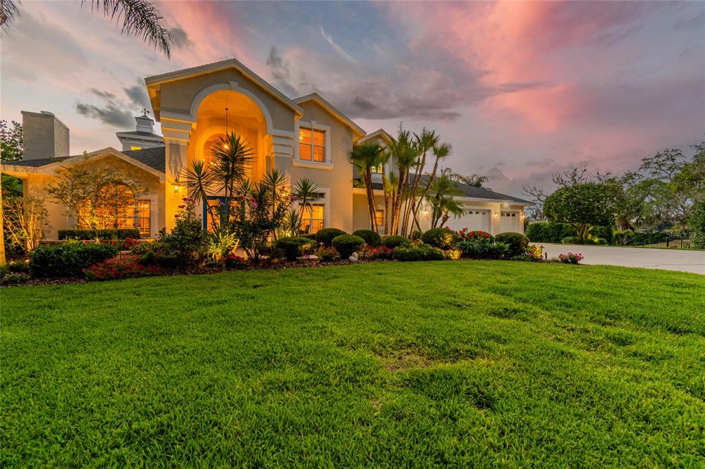 5851 Cachette De Riviera Court New Port Richey, FL 34655 - Photo 2 of 83