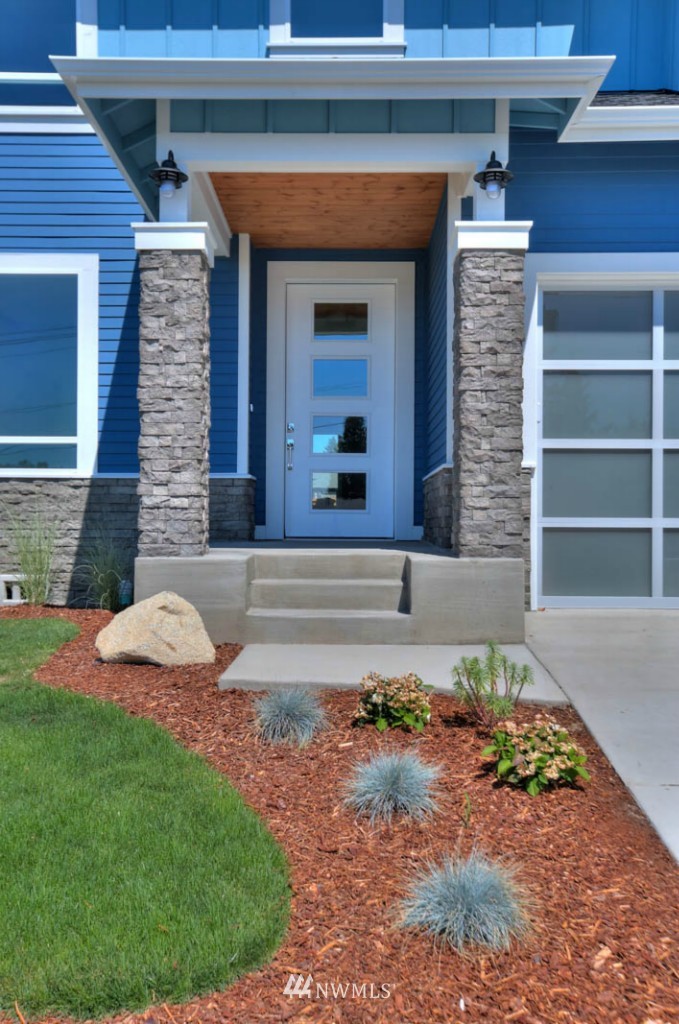 2004 Northeast 12th Street Renton, WA 98056 - Photo 2 of 24