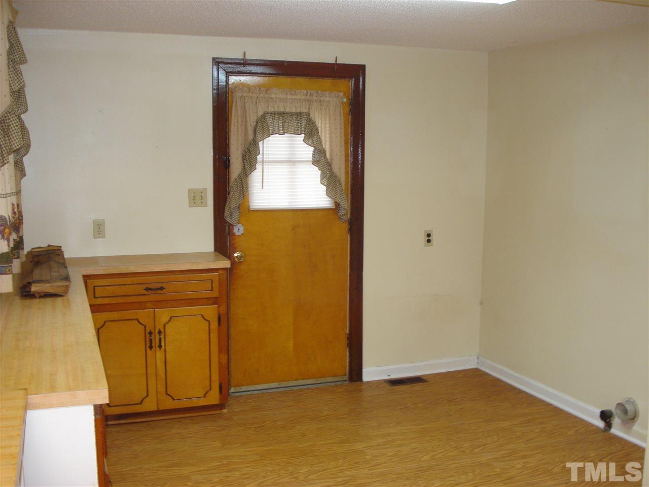 1138 Ammons Road Dunn, NC 28334 - Photo 3 of 10 Gallery Image 3