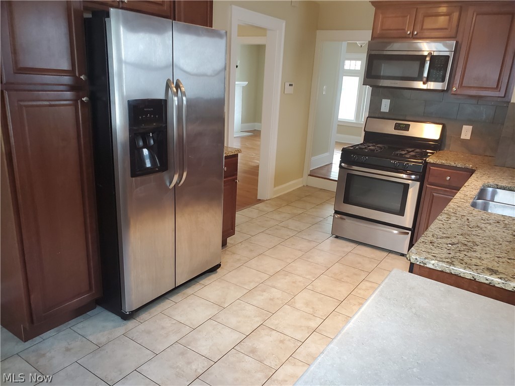 3529 Silsby Road Cleveland, OH 44118 - Photo 4 of 15 Gallery Image 4