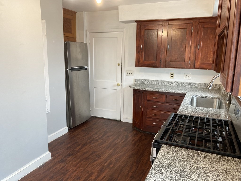 6 Pulaski Street Fall River, MA 02721 - Photo 5 of 27