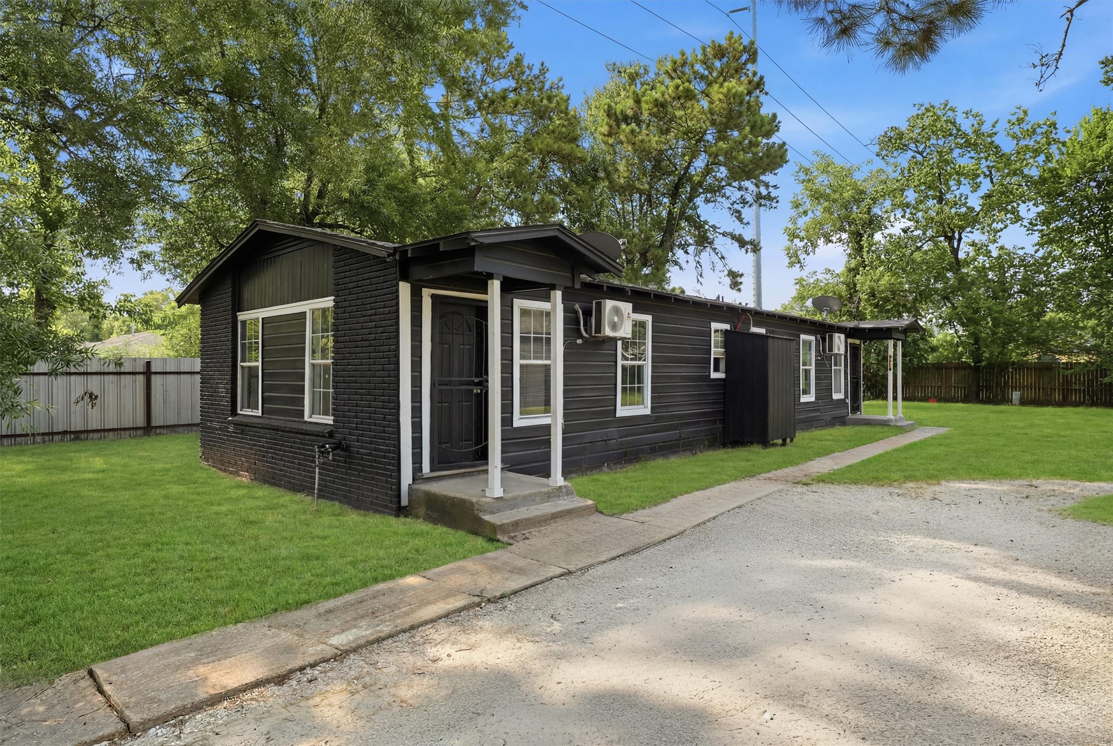 8030 Record Street, Unit A Houston, TX 77028 - Photo 4 of 30