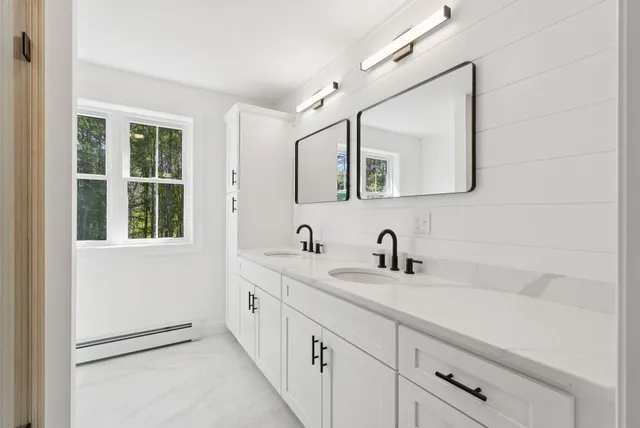 $899,000 | 77 Beech Ridge Road, Scarborough, ME 04074