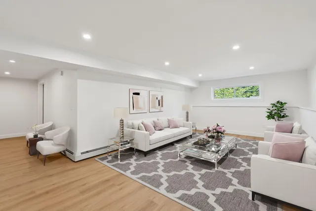 $899,000 | 77 Beech Ridge Road, Scarborough, ME 04074