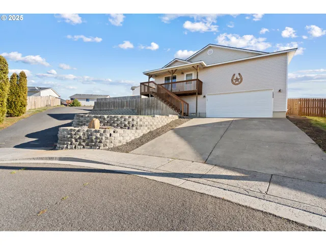 a view of a terrace view