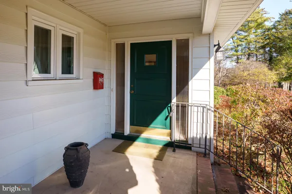 a view of entryway with a front door