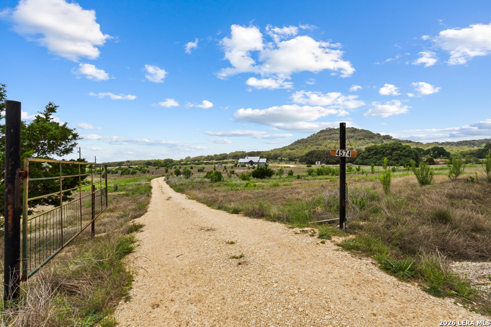 4574 Bump Gate Road Pipe Creek, TX 78063 - Photo 3 of 25