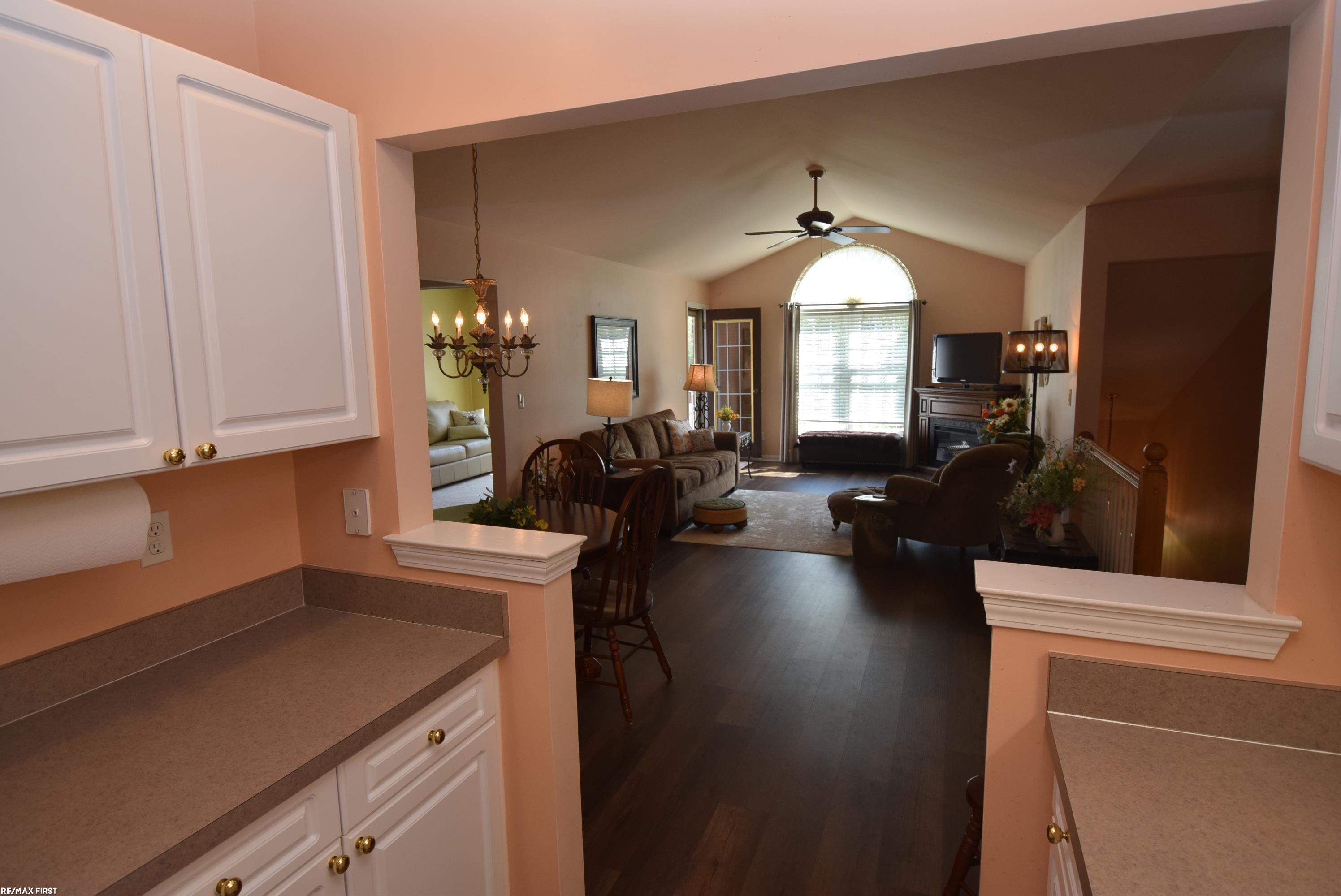 3603 Oakmonte Boulevard Rochester, MI 48306 - Photo 9 of 32 50141056-904fe170-267f-4833-a53d-5e5ce151638d.JPG