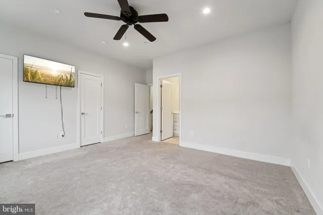 a picture of a building