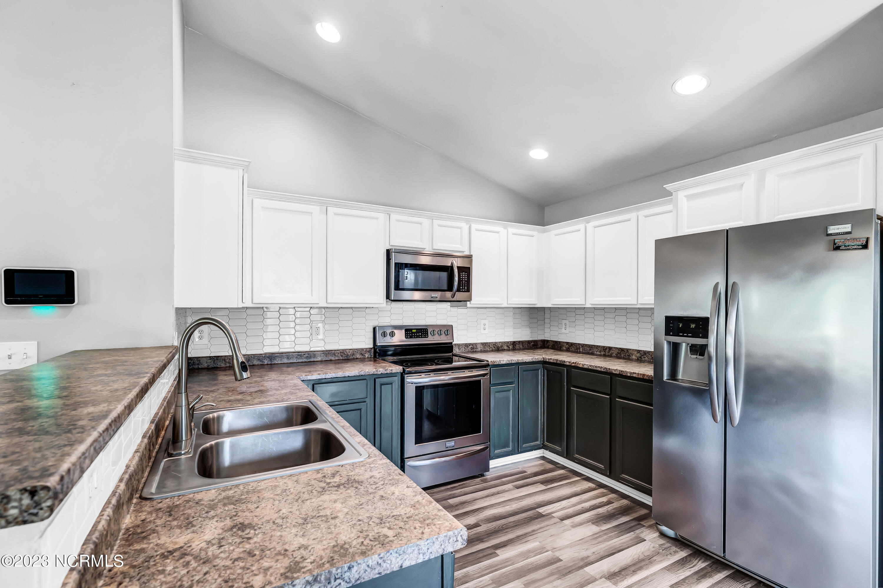 293 Haws Run Road Jacksonville, NC 28540 - Photo 11 of 29 Kitchen.