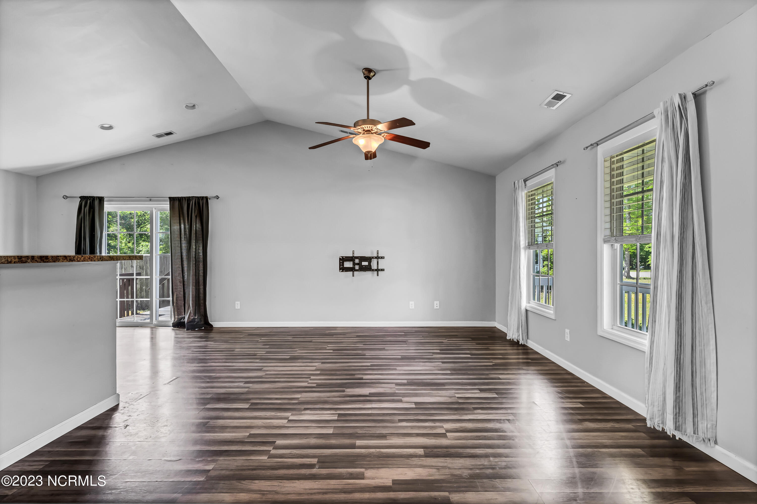 293 Haws Run Road Jacksonville, NC 28540 - Photo 6 of 29 Living room.