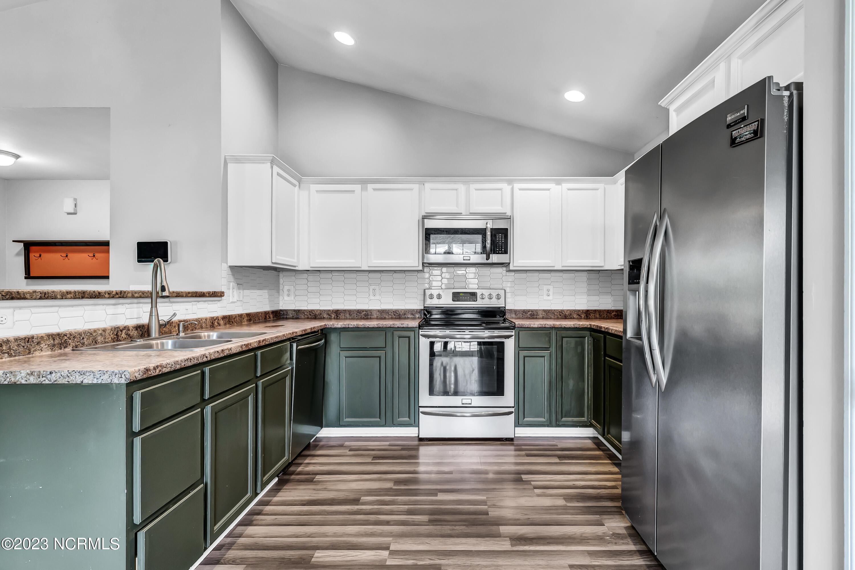 293 Haws Run Road Jacksonville, NC 28540 - Photo 10 of 29 Kitchen.