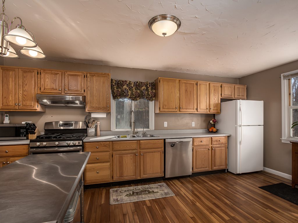 69 Stearns Road Amherst, NH 03031 - Photo 5 of 25 Gallery Image 5