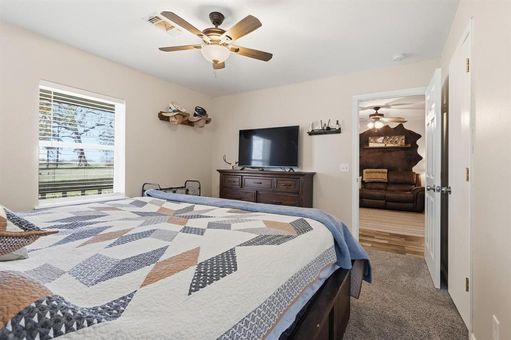 521 County Road Blossom, TX 75416 - Photo 17 of 40