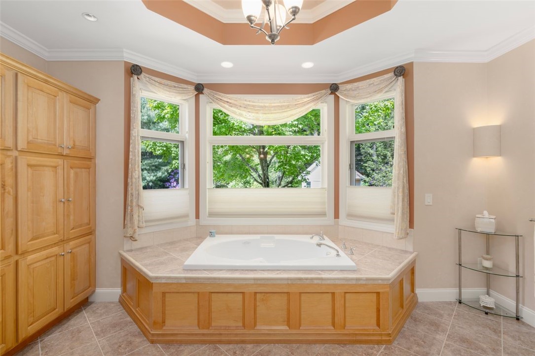 2271 Middle Road East Greenwich, RI 02818 - Photo 25 of 50 Whirlpool tub