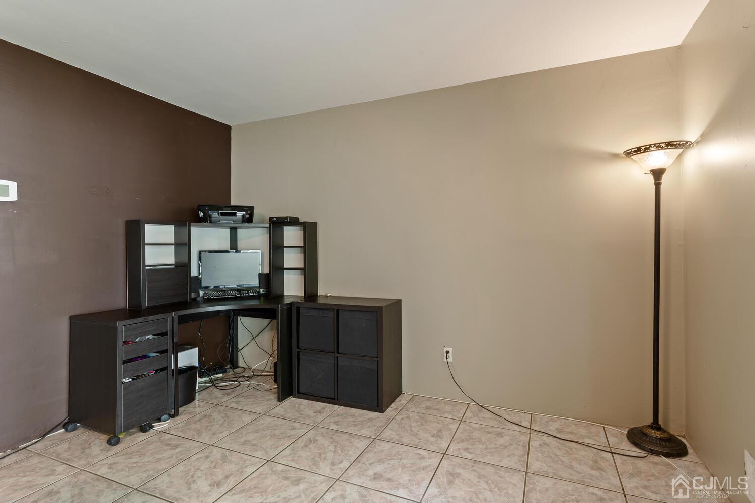451 Calvert Road North Brunswick, NJ 08902 - Photo 10 of 22 Gallery Image 10