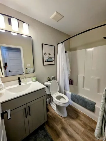 $379,999 | 101 Woodline Court, St. Peters, MO 63376